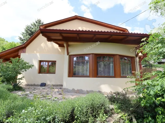 Eladó ház Leányfalu 122 nm