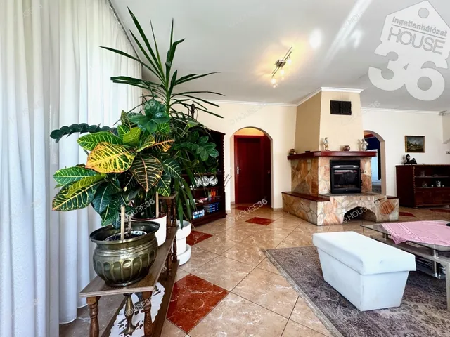 Eladó ház Kecskemét, Hunyadiváros 126 nm