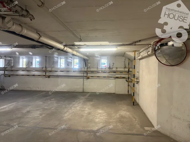 Eladó garázs Kecskemét, Belváros 18 nm