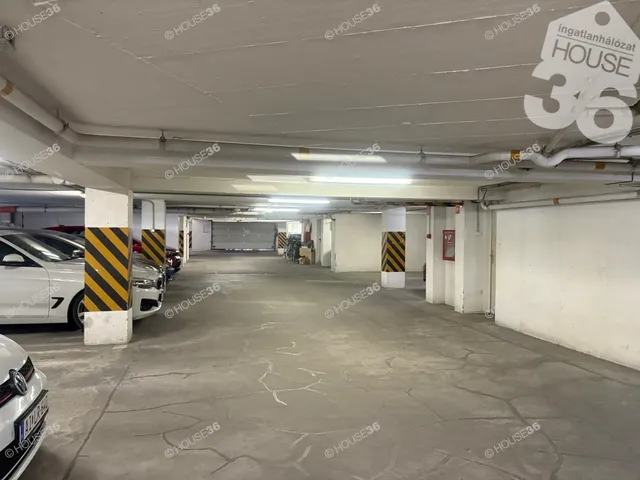 Eladó garázs Kecskemét, Belváros 18 nm