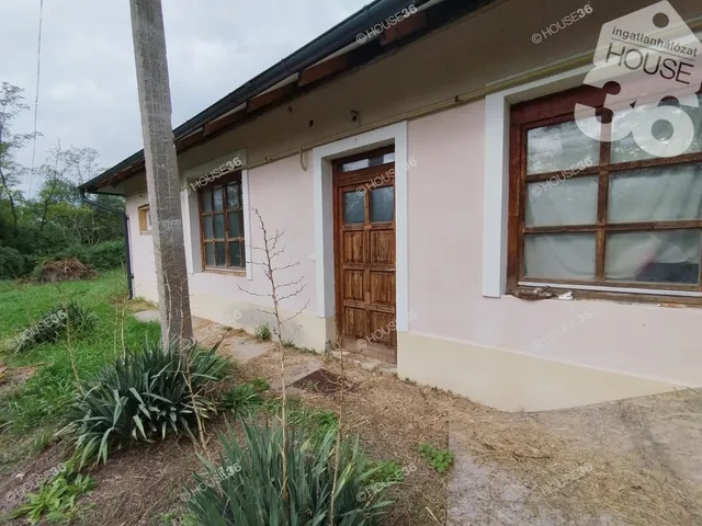 Eladó ház Tiszaalpár 170 nm