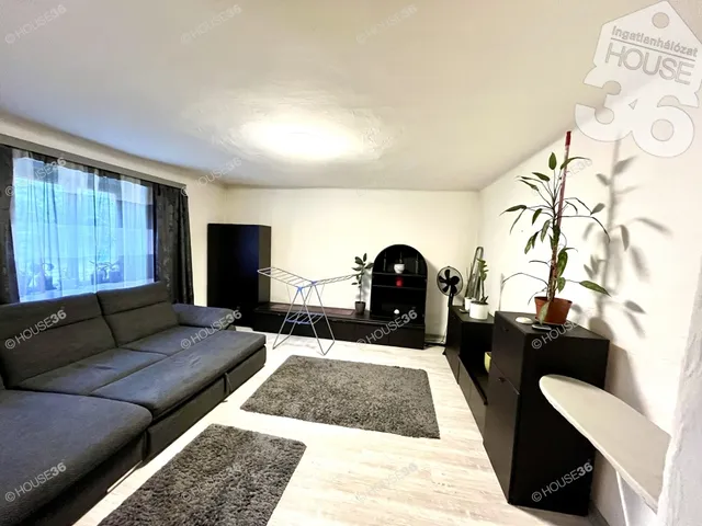 Eladó ház Tiszaalpár 63 nm