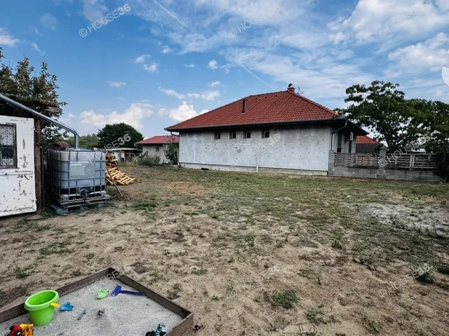 Eladó ház Helvécia 140 nm