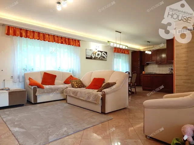 Eladó ház Kecskemét, Petőfiváros 160 nm