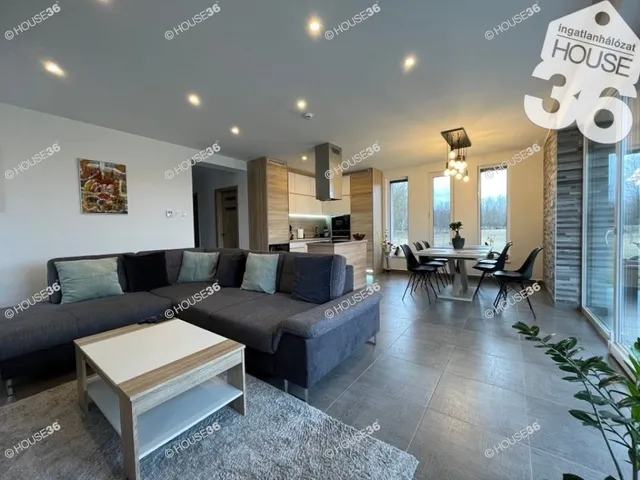 Kiadó ház Ballószög 96 nm