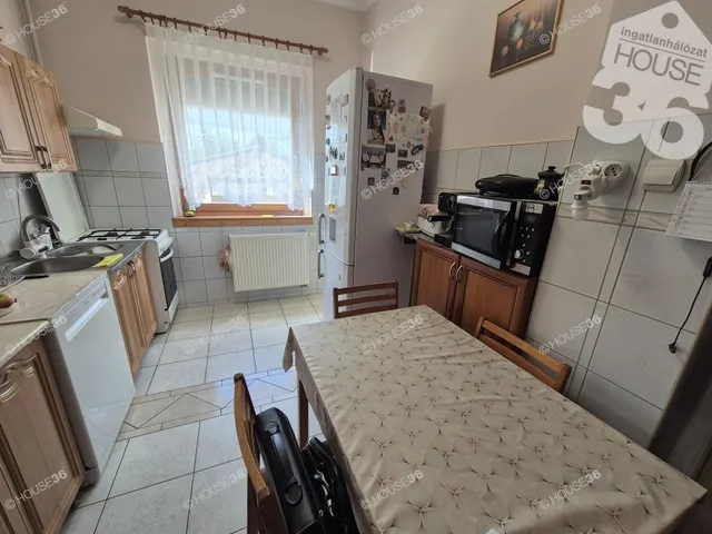 Eladó ház Kecskemét, Szent István-város 100 nm