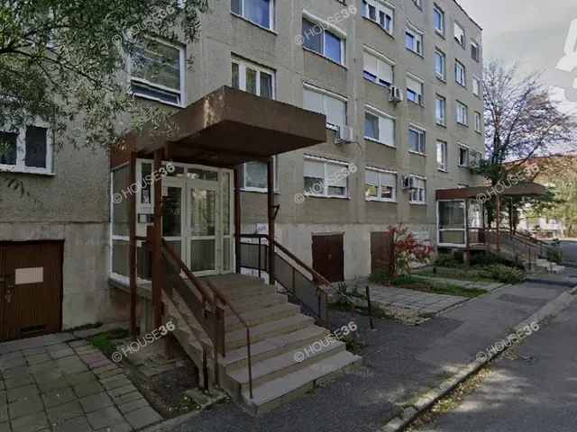 Eladó garázs Kecskemét 42 nm