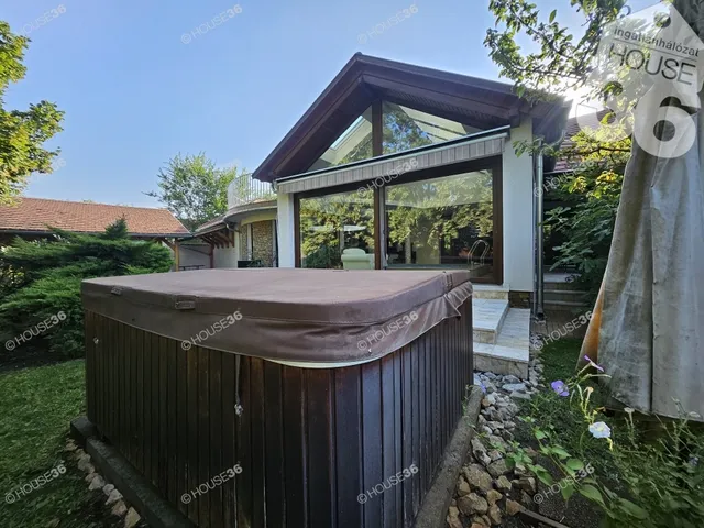 Eladó ház Kecskemét 300 nm