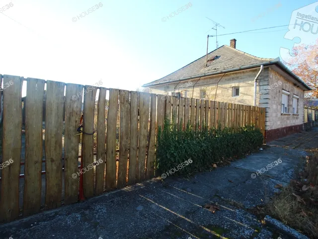 Eladó ház Csengőd 67 nm