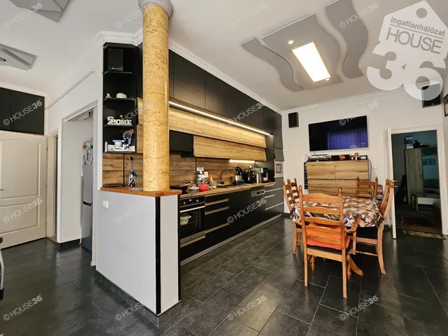 Eladó ház Kecskemét, Hunyadiváros 100 nm