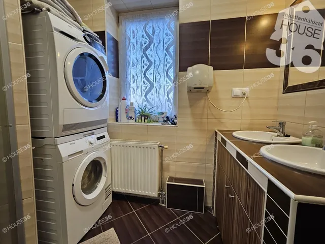 Eladó ház Kecskemét, Hunyadiváros 100 nm