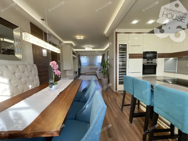 Eladó lakás Kecskemét, Belváros 93 nm