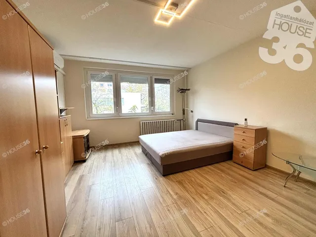 Eladó lakás Kecskemét, Hunyadiváros 33 nm