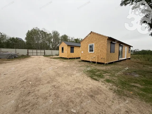 Eladó kereskedelmi és ipari ingatlan Ballószög 40 nm