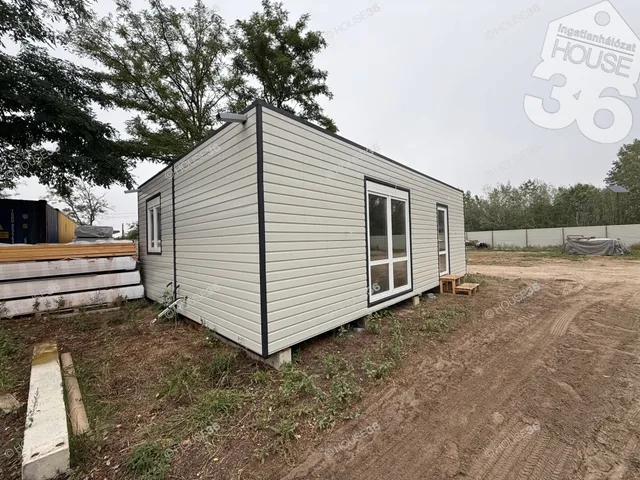 Eladó kereskedelmi és ipari ingatlan Ballószög 40 nm