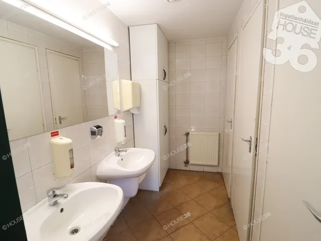 Eladó kereskedelmi és ipari ingatlan Sopron 520 nm