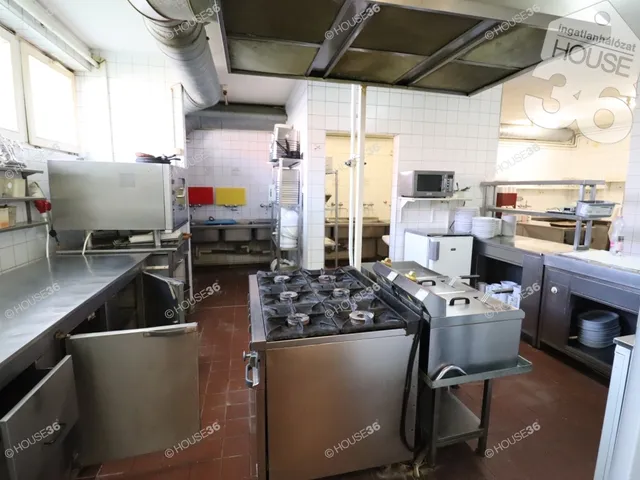 Eladó kereskedelmi és ipari ingatlan Sopron 520 nm