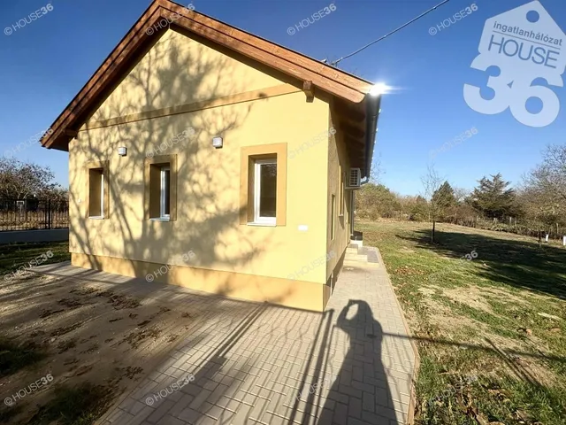 Eladó ház Kiskunfélegyháza 30 nm
