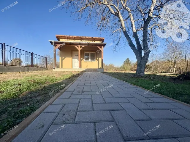 Eladó ház Kiskunfélegyháza 30 nm