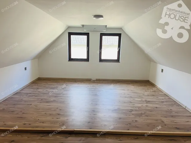 Eladó ház Tolna 210 nm