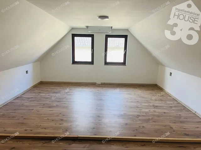 Eladó ház Tolna 210 nm