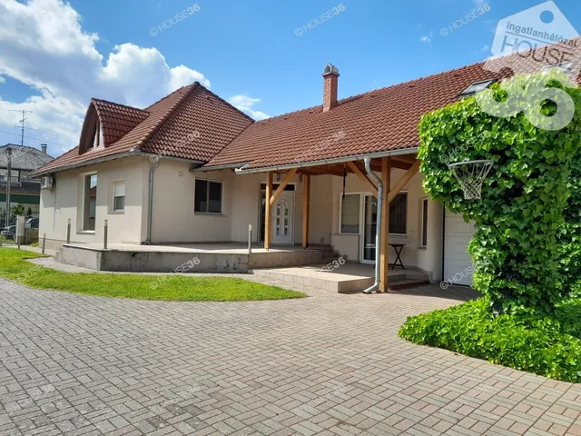 Eladó ház Barcs 320 nm