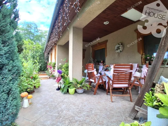 Eladó ház Kecskemét, Úrihegy 200 nm