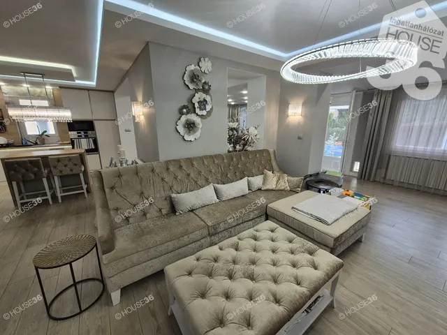 Eladó ház Kecskemét, Hunyadiváros 153 nm