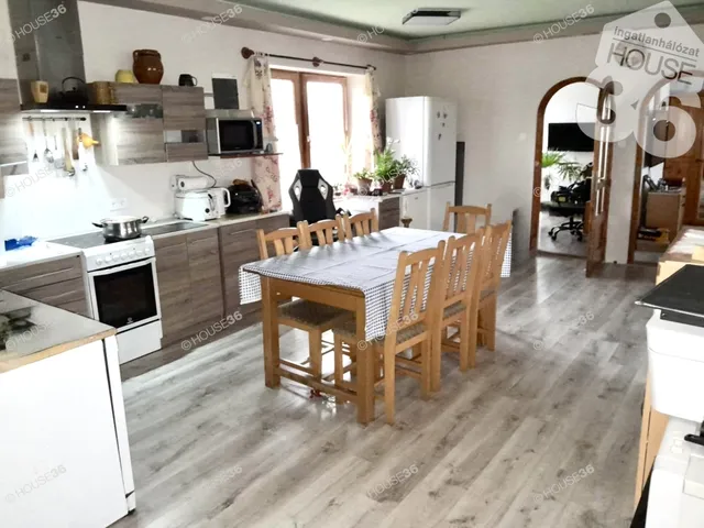 Eladó ház Kecskemét, Úrihegy 132 nm