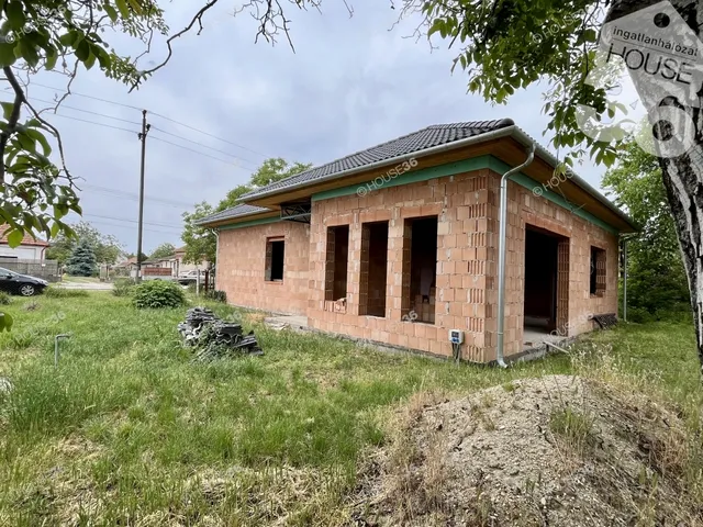 Eladó ház Tiszaalpár 84 nm