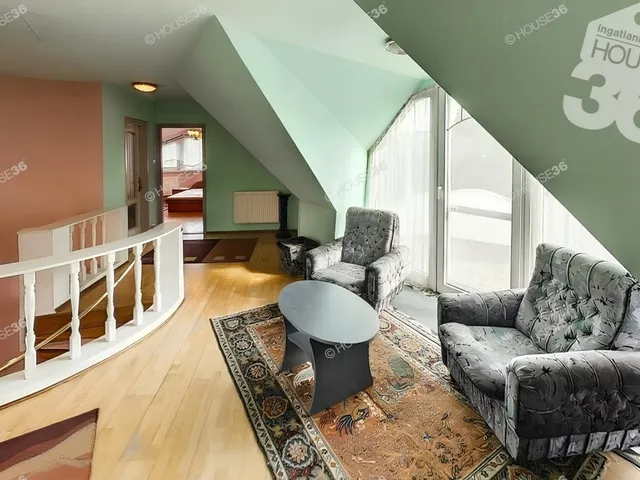 Eladó ház Kecskemét, Hunyadiváros 250 nm