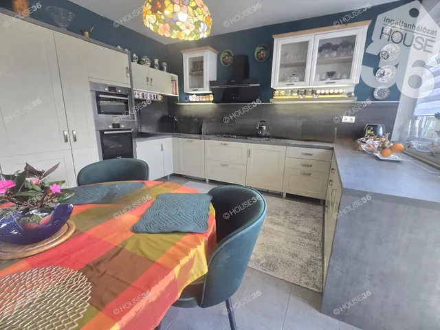 Eladó ház Kecskemét, Petőfiváros 160 nm