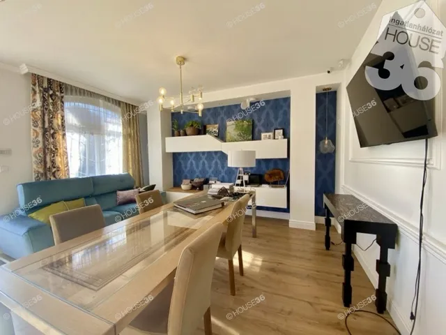 Eladó kereskedelmi és ipari ingatlan Kecskemét, Belváros 54 nm