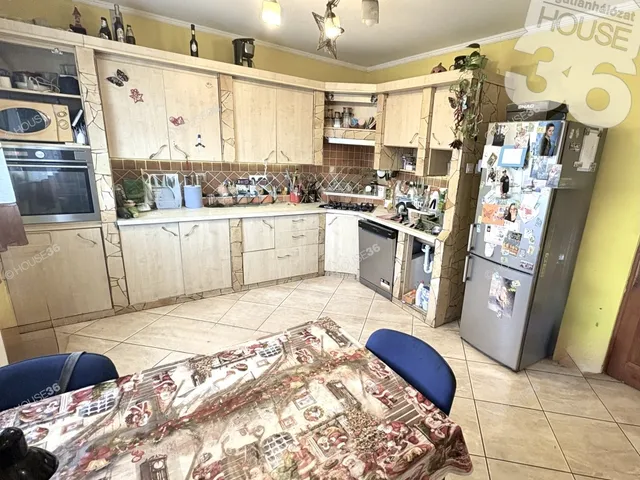 Eladó ház Felsőlajos 124 nm