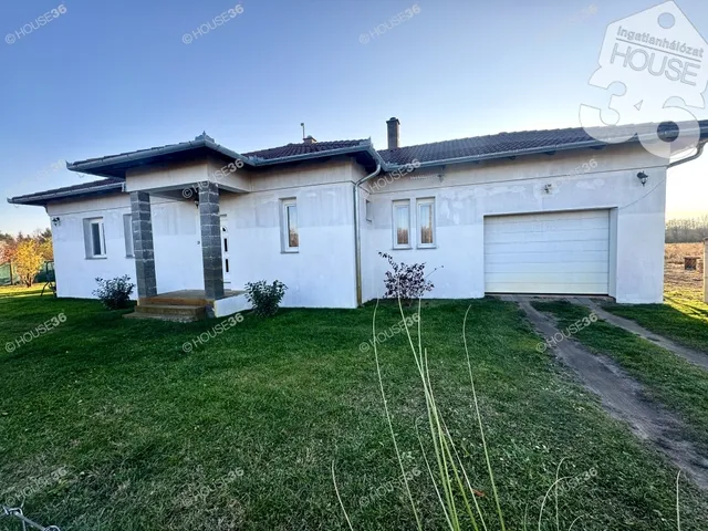 Eladó ház Kecskemét, Szarkás 120 nm