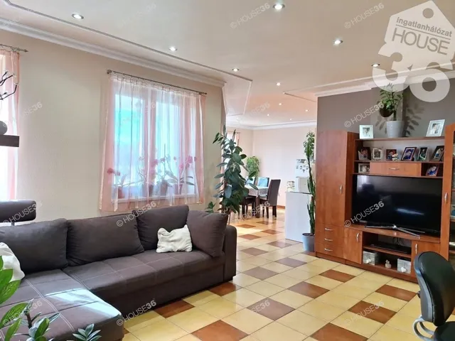 Eladó ház Kecskemét, Szarkás 120 nm