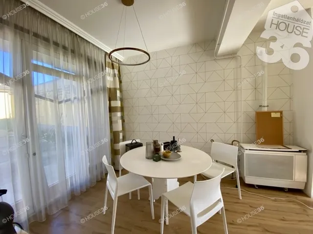 Eladó kereskedelmi és ipari ingatlan Kecskemét 54 nm