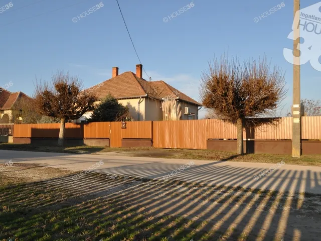 Eladó ház Nyárlőrinc 120 nm