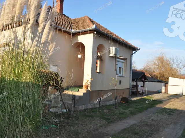 Eladó ház Nyárlőrinc 96 nm