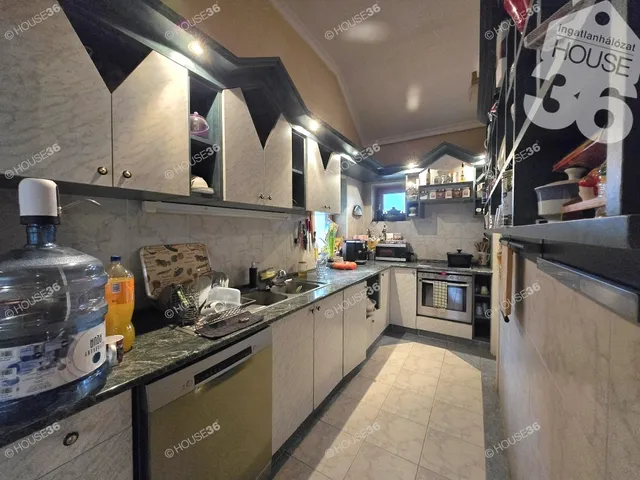 Eladó ház Kecskemét 280 nm