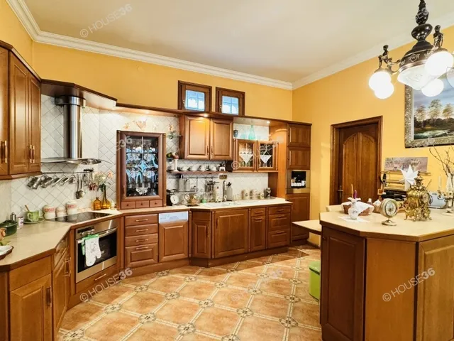 Eladó ház Kecskemét, Belváros 310 nm