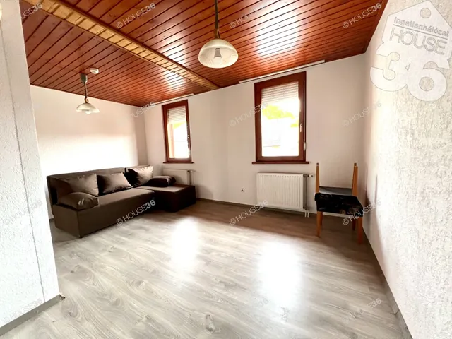 Eladó kereskedelmi és ipari ingatlan Kecskemét, Belváros 372 nm