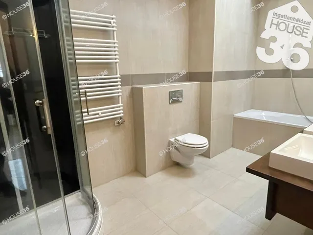 Eladó lakás Kecskemét, Belváros 96 nm