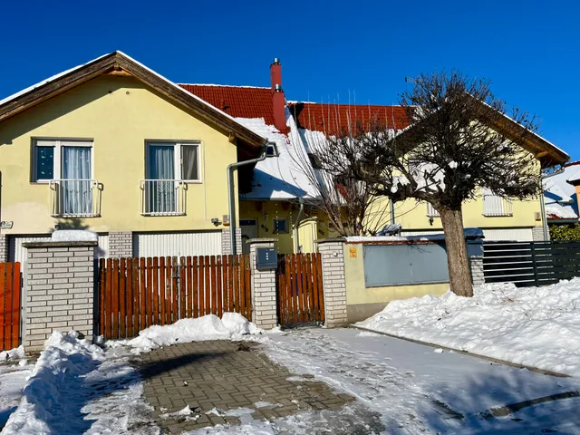 Eladó ház Kecskemét, Hunyadiváros 100 nm