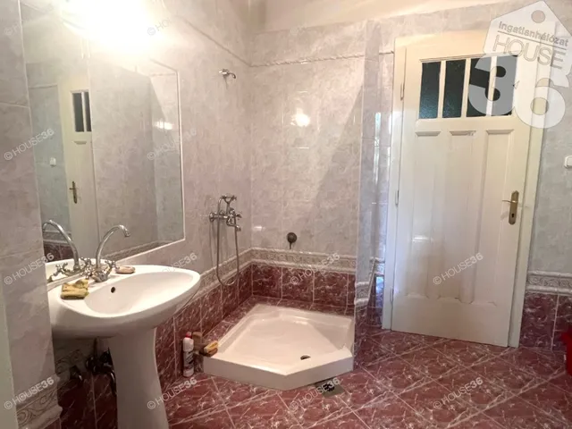 Eladó lakás Budapest I. kerület 72 nm