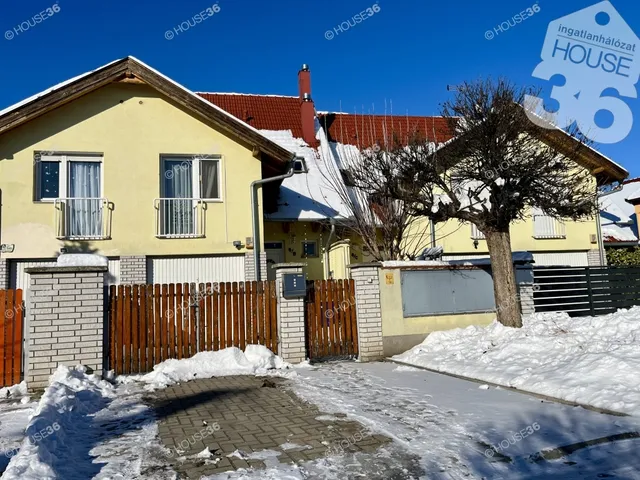 Eladó ház Kecskemét, Hunyadiváros 100 nm