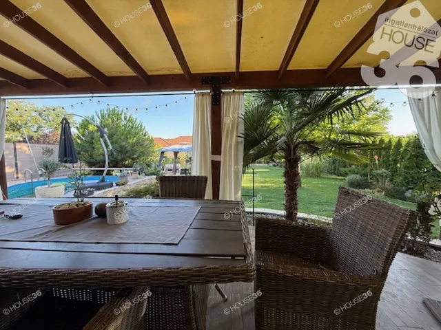 Eladó ház Kecskemét, Kadafalva 166 nm