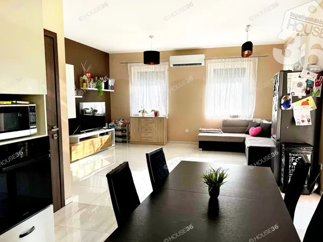 Eladó ház Kecskemét, Kadafalva 93 nm