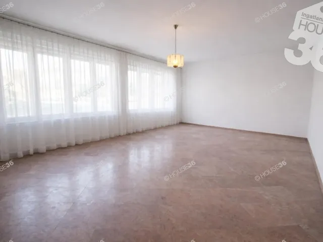 Kiadó ház Lajosmizse 240 nm