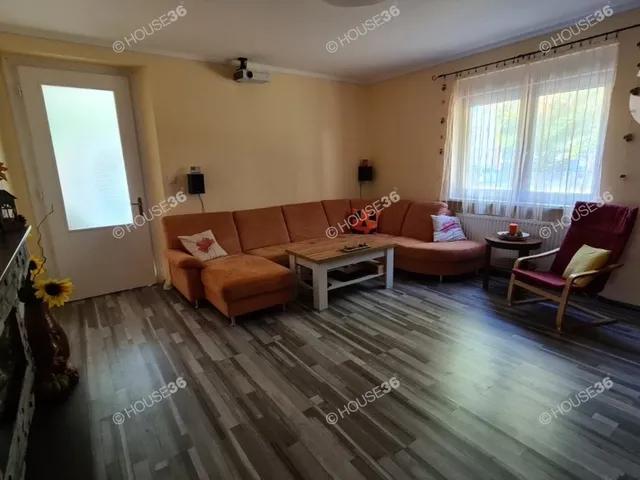 Eladó ház Kecskemét, Hunyadiváros 140 nm